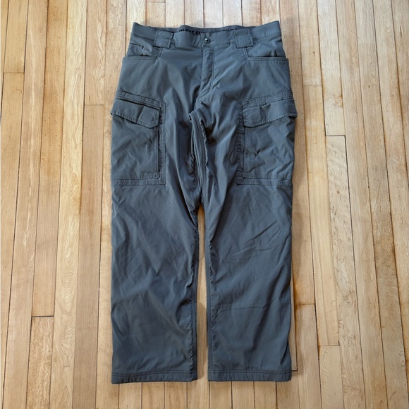 Duluth Flex Dry On The Fly Gray Cargo Pants Stretch Gorpcore Hiking Mens 36x30 - Picture 1 of 9